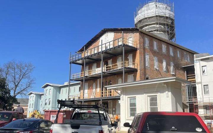 Central Pavilion Porches